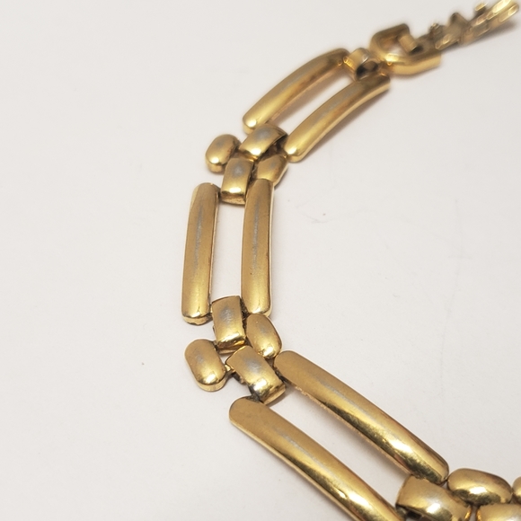 Gorgeous Vintage Gold tone Bracelet - Picture 4 of 5